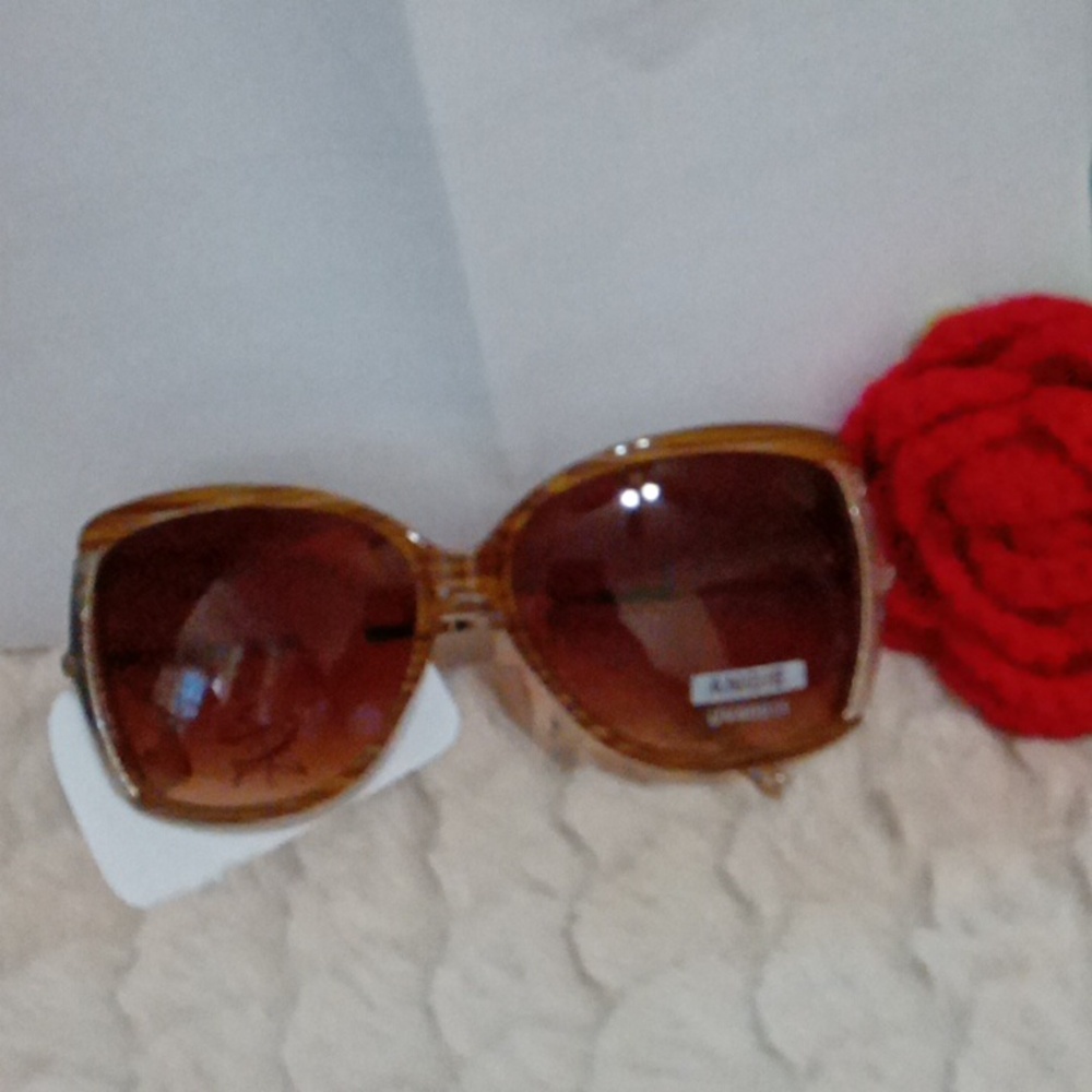 NWT Afaze faux wood sunnies